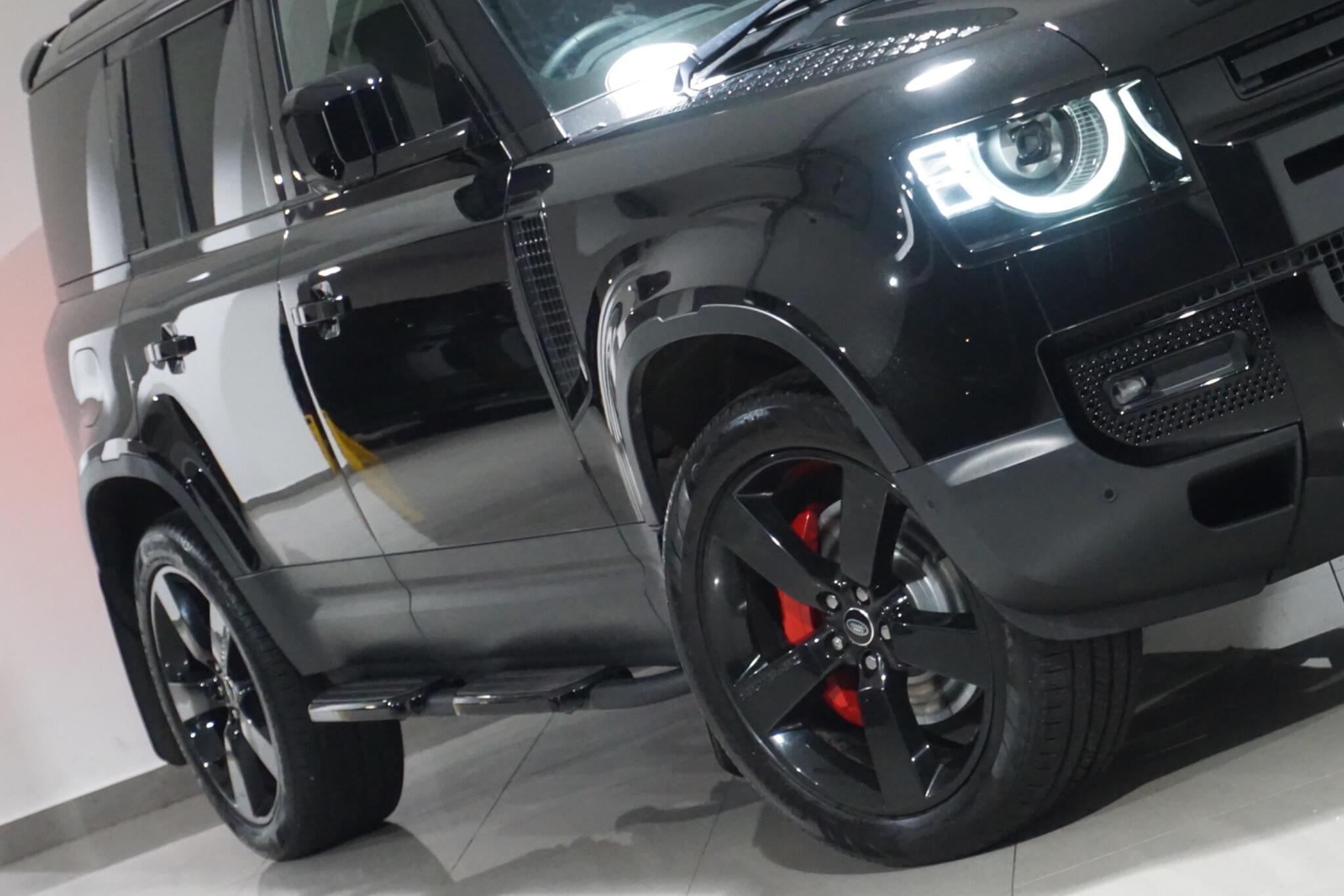 Land Rover Defender 110 3.0 D250 MHEV HSE Hard Top SUV 5dr Diesel Auto 4WD MWB Euro 6 (s/s) (250 ps)